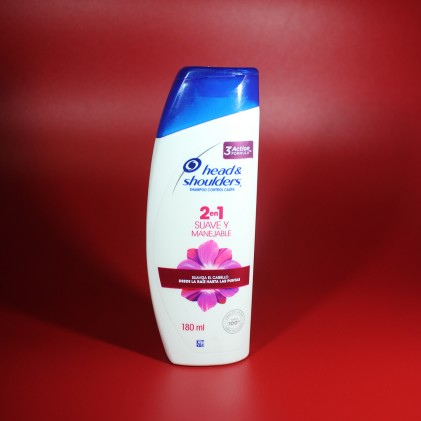 SHAMPOO HEAD & SHOULDERS 2 EN 1 SUAVE Y MANEJABLE 180ML